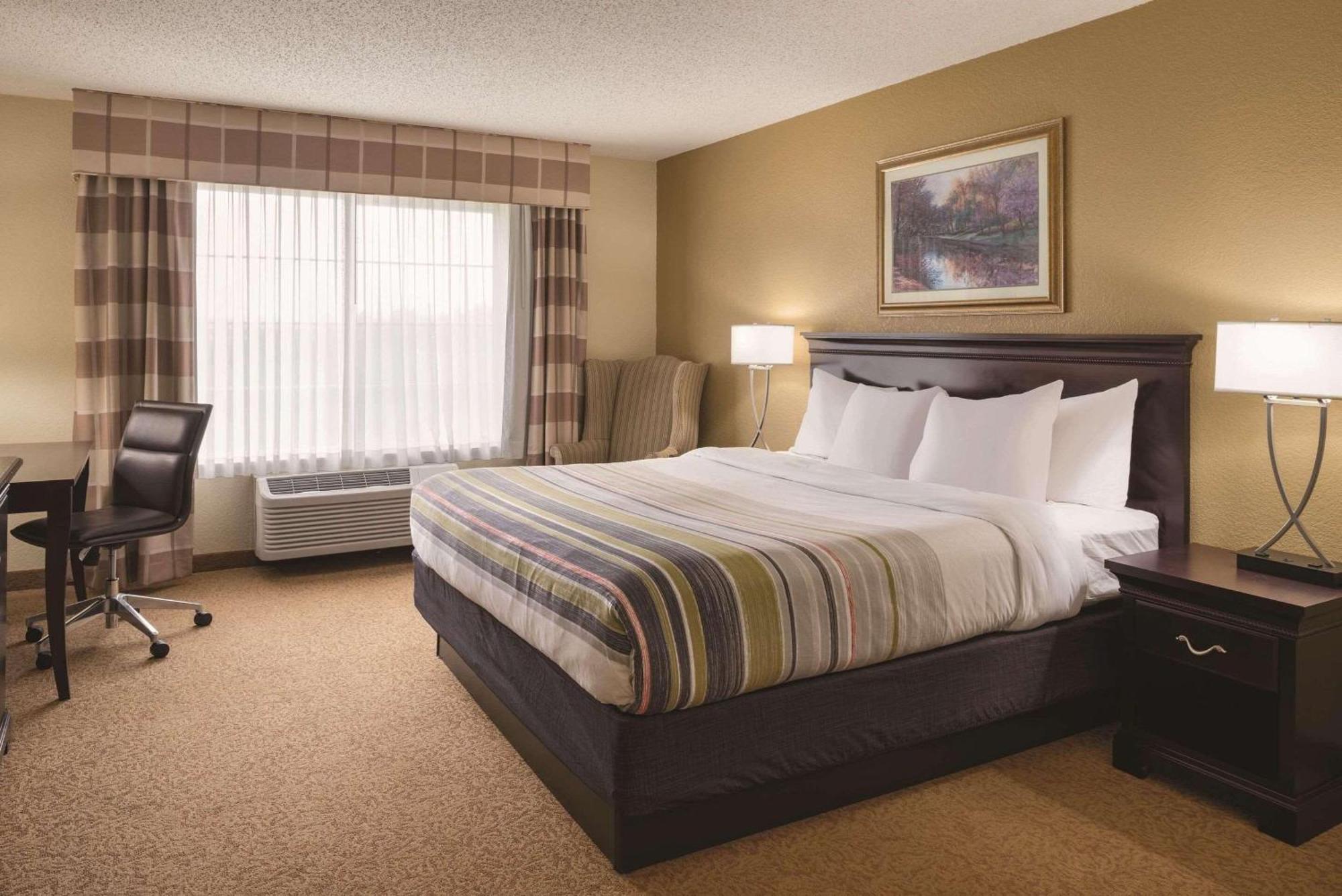 Country Inn & Suites By Radisson, West Bend, Wi Zewnętrze zdjęcie